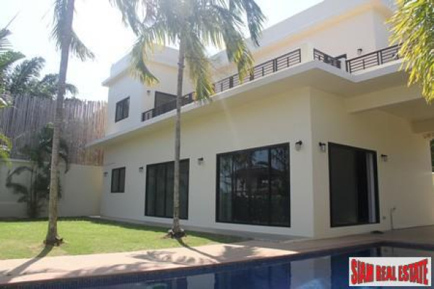 Luxurious three-bedroom villa in Rawai with sea and mountain views-3