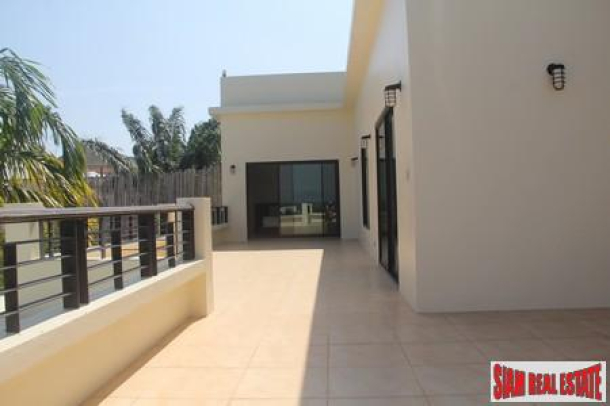 Luxurious three-bedroom villa in Rawai with sea and mountain views-6