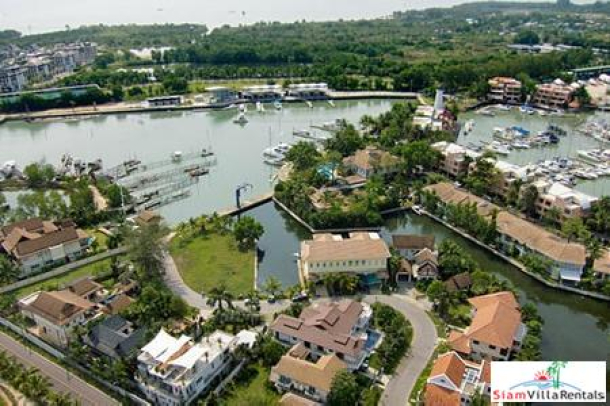Three-bedroom townhouse in centrally located Boat Lagoon with mooring-9