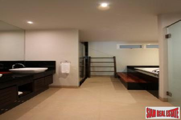 Immaculate two-bedroom condominium in prime Rawai location-7