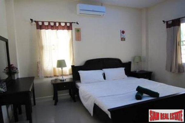 Two-bedroom modern condominium in Suk 81 close to all amenities-9