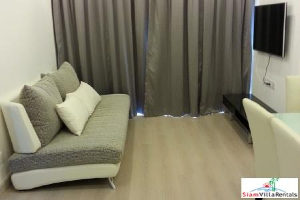 Two-bedroom modern condominium in Suk 81 close to all amenities-1