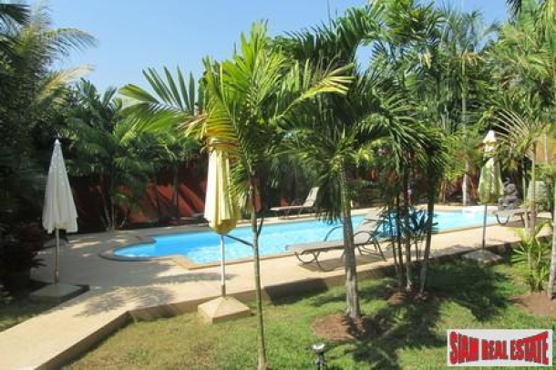Bang Jo guest villa with large swimming pool and lake views-14