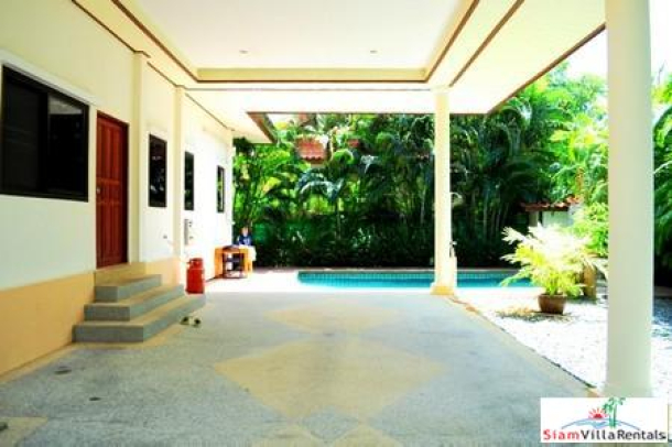 Two-bedroom modern villa in Nai Harn, close to beaches and restaurants-14