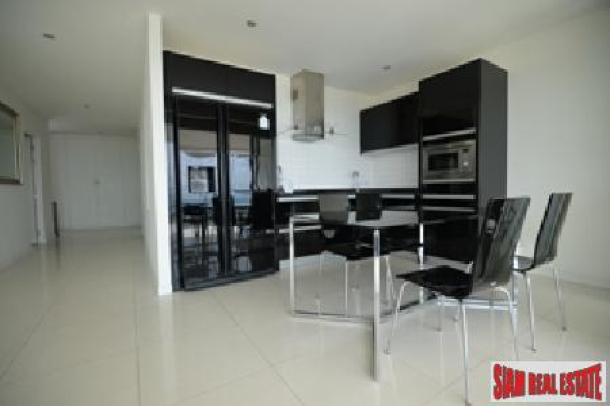 Two-bedroom contemporary apartment in Karon with sea views-3