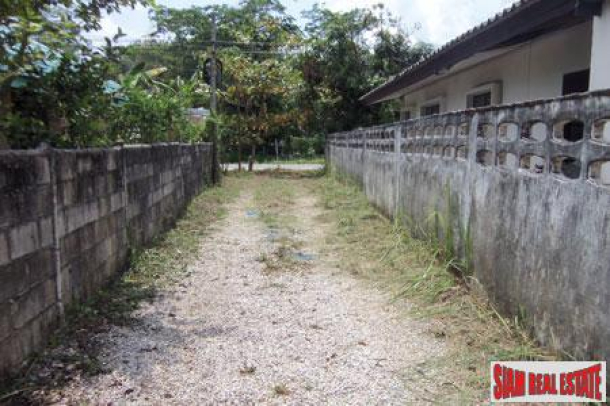 3 Bed Thai Villa On Huge Plot Of Land-4