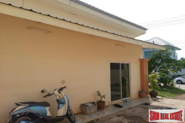 Small Modern 2 Bed Detached Thai House-5