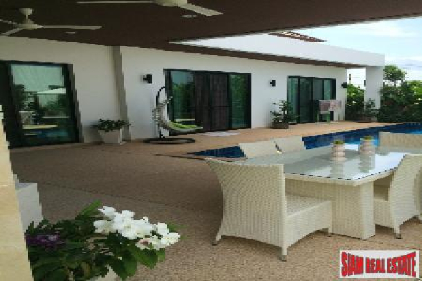 Rawai three-bedroom private pool villa with landscaped garden-3