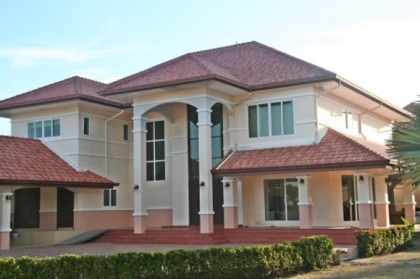 Very large home in East Pattaya near beaches and golf courses-1