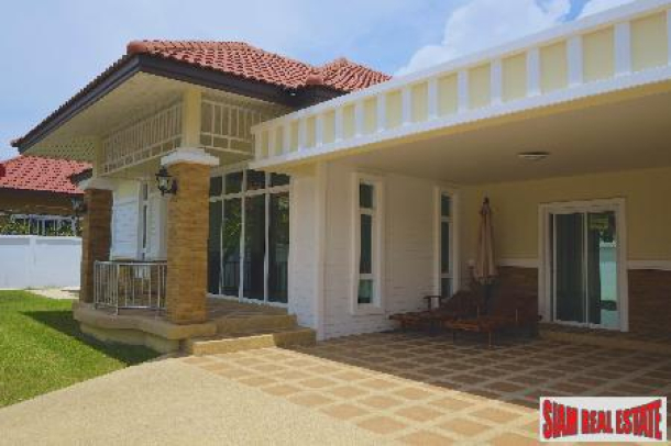 Three-bedroom modern detached villa in secure Chalong estate-6