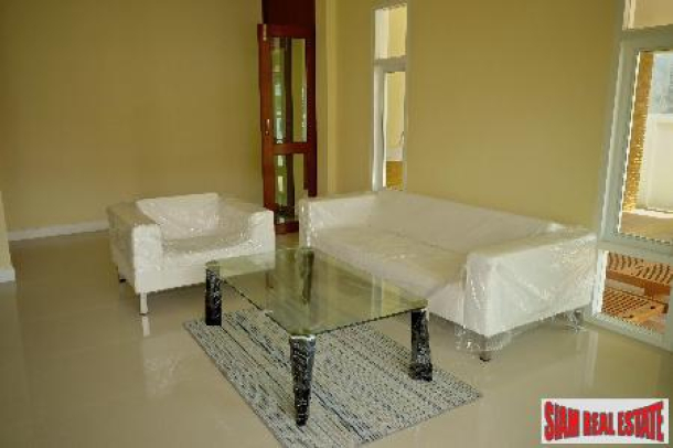 Three-bedroom modern detached villa in secure Chalong estate-8