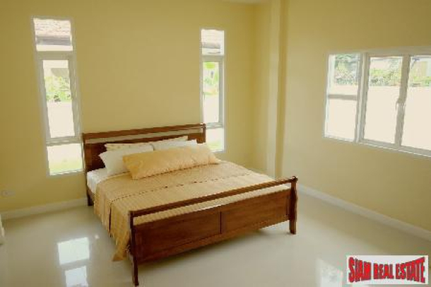 Three-bedroom modern detached villa in secure Chalong estate-9