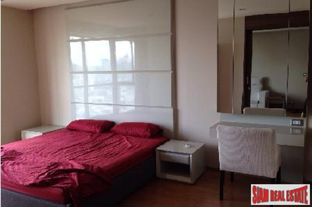 Modern one-bedroom open plan apartment located on the 28th floor-2