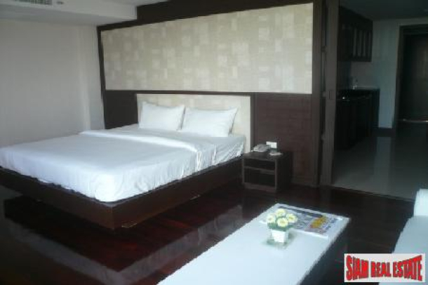 One-Bedroom Serviced Apartment in Great Patong Location-5