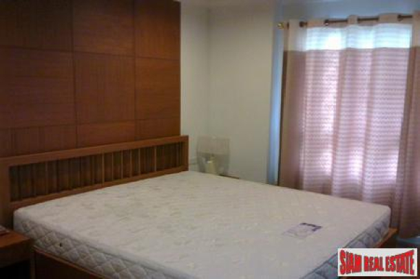 Top-floor, One-Bedroom Condo at Thong Lor-3