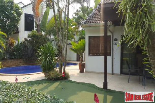 Modern 3 Bedroom House with a Private Pool Situated Directly on Loch Palm Golf Course-15