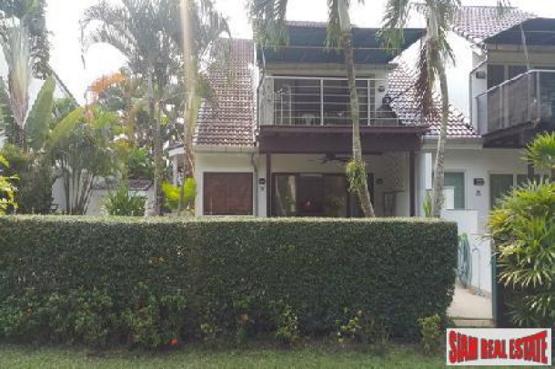 Modern 3 Bedroom House with a Private Pool Situated Directly on Loch Palm Golf Course-16
