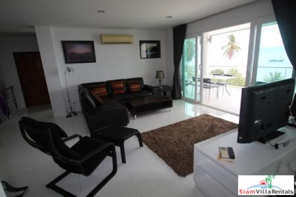 Luxury Modern 3-Bedroom Duplex Apartment in Beachfront Cape Panwa Development-8