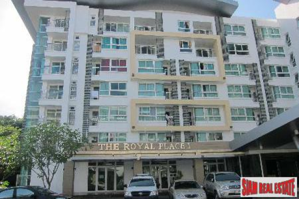 The Royal Place | 6th Floor 1-Bedroom Apartment in Phuket Town at Fabulous Price-7