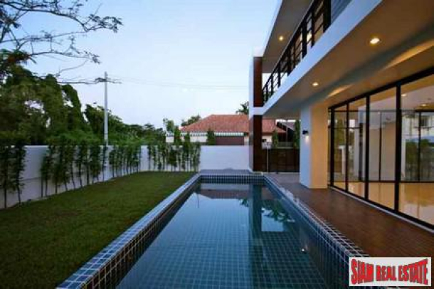 Modern 3-Bedroom Pool Villa at Palai, Chalong-18