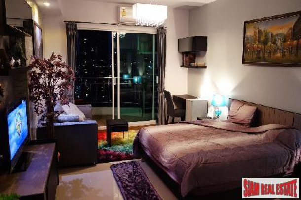 Stunning One bedroom on the River!-4