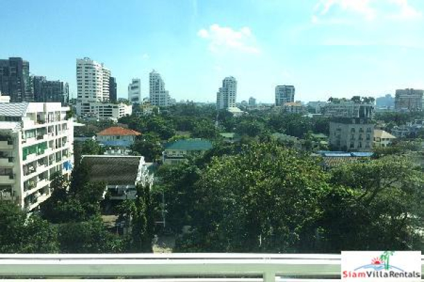 Stunning two bedroom in Thonglor!-10