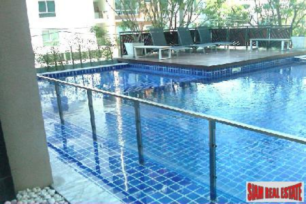 The Next Condominium | Great value! One Bedroom with Private Jacuzzi for Sale Sukhumvit 52-6