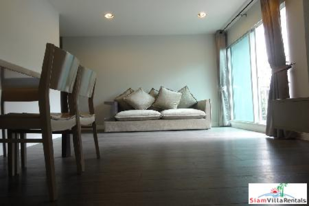 Spacious two bedroom, two bathroom, short walk to BTS station.-1