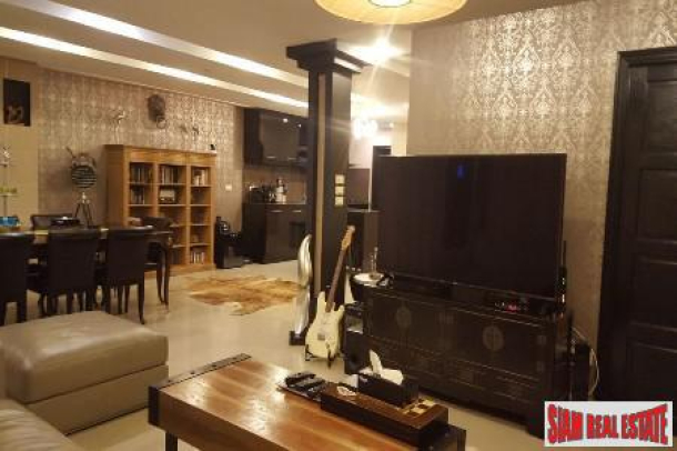Spacious luxurious two bedroom in Phrom Phong!-13