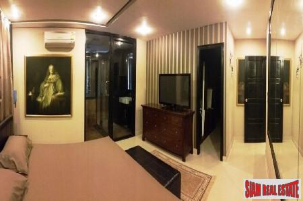 Spacious luxurious two bedroom in Phrom Phong!-16