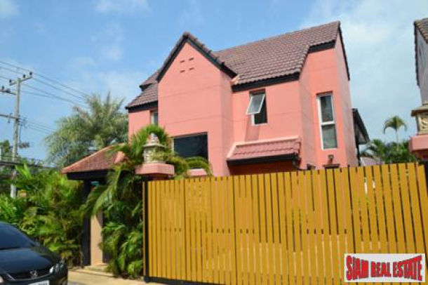 3+ Bedroom Waterfront House with Pool in Na Jomtien-2