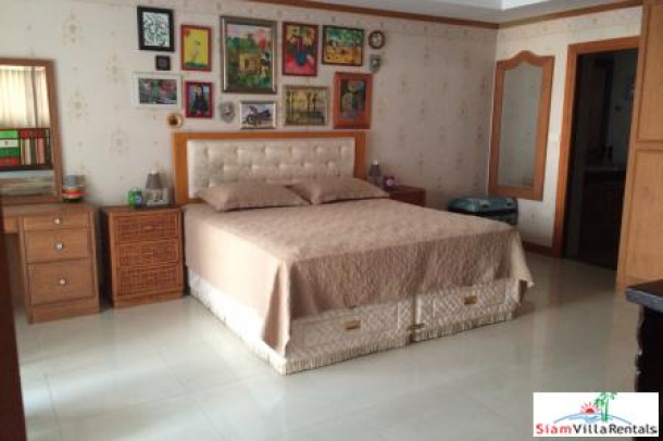 Sea-View, Beachfront 2-Bedroom Condo in Wong Amat-3