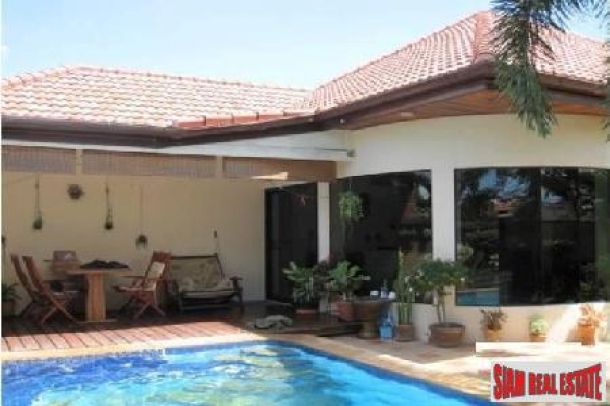 Well-Appointed 2-Bedroom Pool Villa on Soi Country Club-1