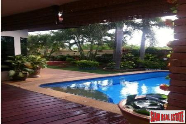 Well-Appointed 2-Bedroom Pool Villa on Soi Country Club-7
