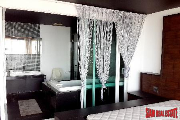 2-Bedroom Absolute Beachfront Corner Apartment in Na Kluea-14