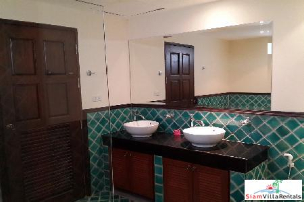 5-Bedroom Well-Appointed Villa in Pattaya-12