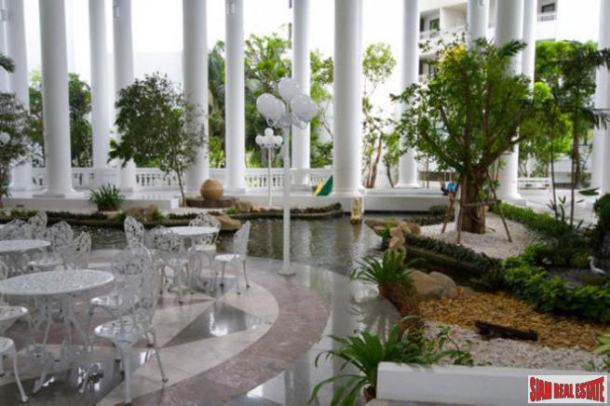 Exclusive Luxury 5-Bedroom Pool Villa in Pattaya-21