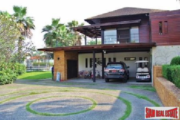 Exclusive Luxury 5-Bedroom Pool Villa in Pattaya-18