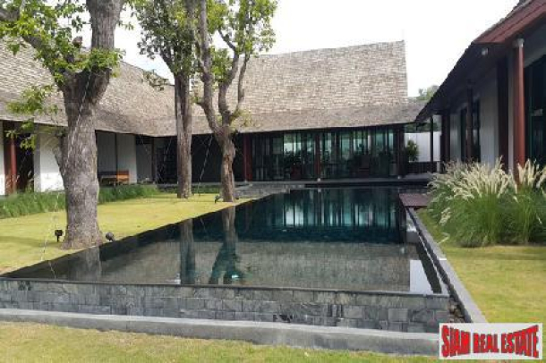 Impressive 4-Bedroom Courtyard Luxury Villa in Koh Kaew-1