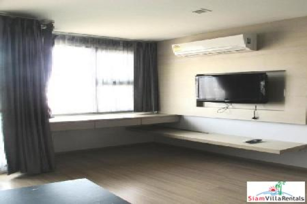 Distinctive One-Bedroom Condo in City Center, Pattaya-12