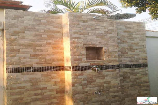 New, Luxury 4-Bedroom Pool Villa in Huay Yai-12