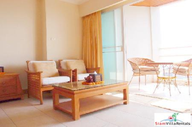 Deluxe Sea View Studio on Beach Road, Central Pattaya-7