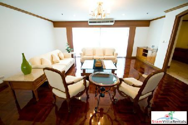 G.M. Tower | Newly Renovated Spacious 4 Bedrooms Unit in Sukhumvit 20 with Large Balcony-1
