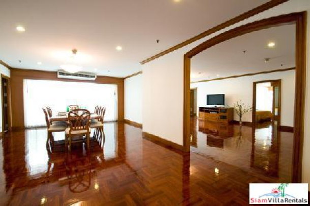 G.M. Tower | Newly Renovated Spacious 4 Bedrooms Unit in Sukhumvit 20 with Large Balcony-2