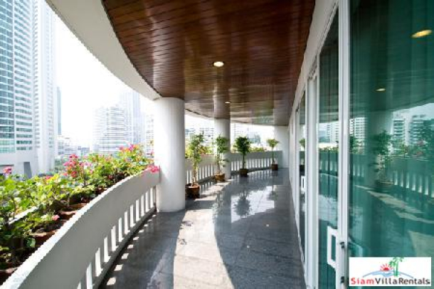 G.M. Tower | Newly Renovated Spacious 4 Bedrooms Unit in Sukhumvit 20 with Large Balcony-8