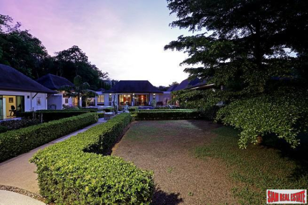 Stunning Contemporary Tropical 5-Bedroom Villa in Rawai-30