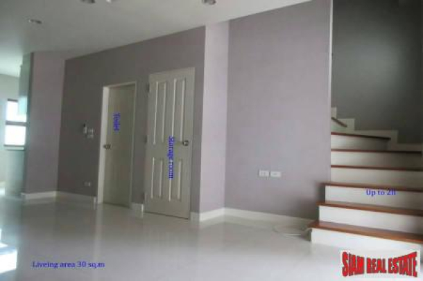 The Private | Contemporary Three Bedroom Townhouse  for Sale Close to Bang Chak Station-9