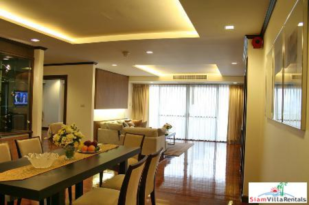 Four Bedroom Executive Suite 260 Sqm in Sukhumvit 16-3