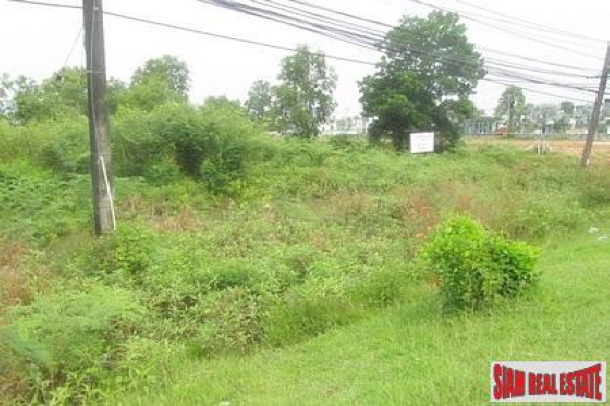 Hillside land for sale in Layan with road access of tarmac-5