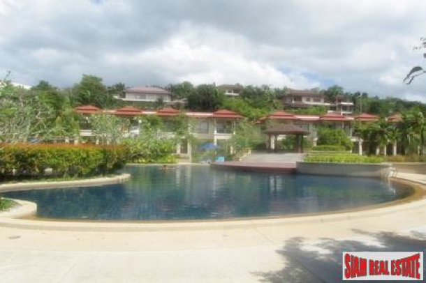 Two-Bedroom Townhouse for Sale in Laguna with Communal Facilities-2